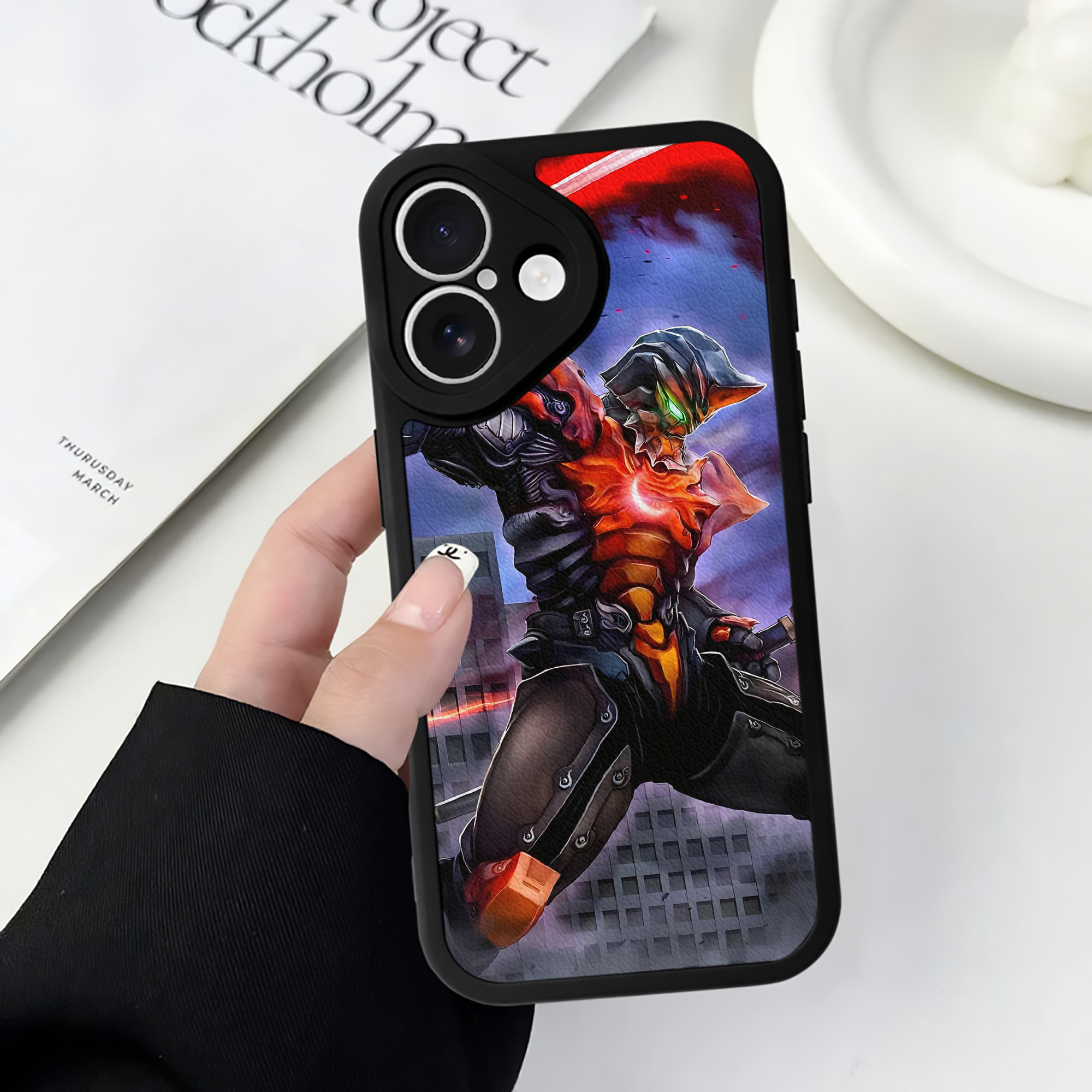 （画像用） ウルトラマン Ultraman 【iPhone 16シリーズ対応】シリコンスマホケース（レザー調） 材質：シリコン